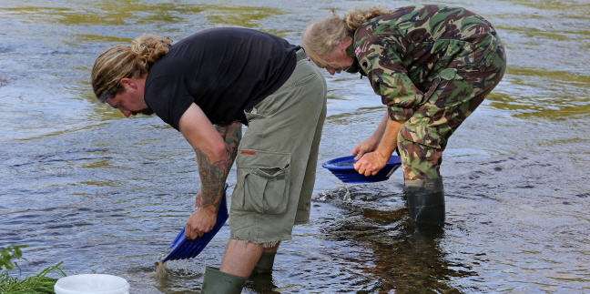 Wettbewerb im Goldwaschen